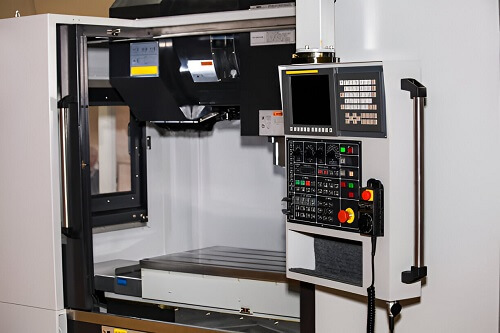 Manual Lathe vs CNC Lathe