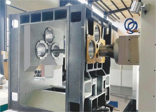 Power Axes Titanium Workpiece Equipment