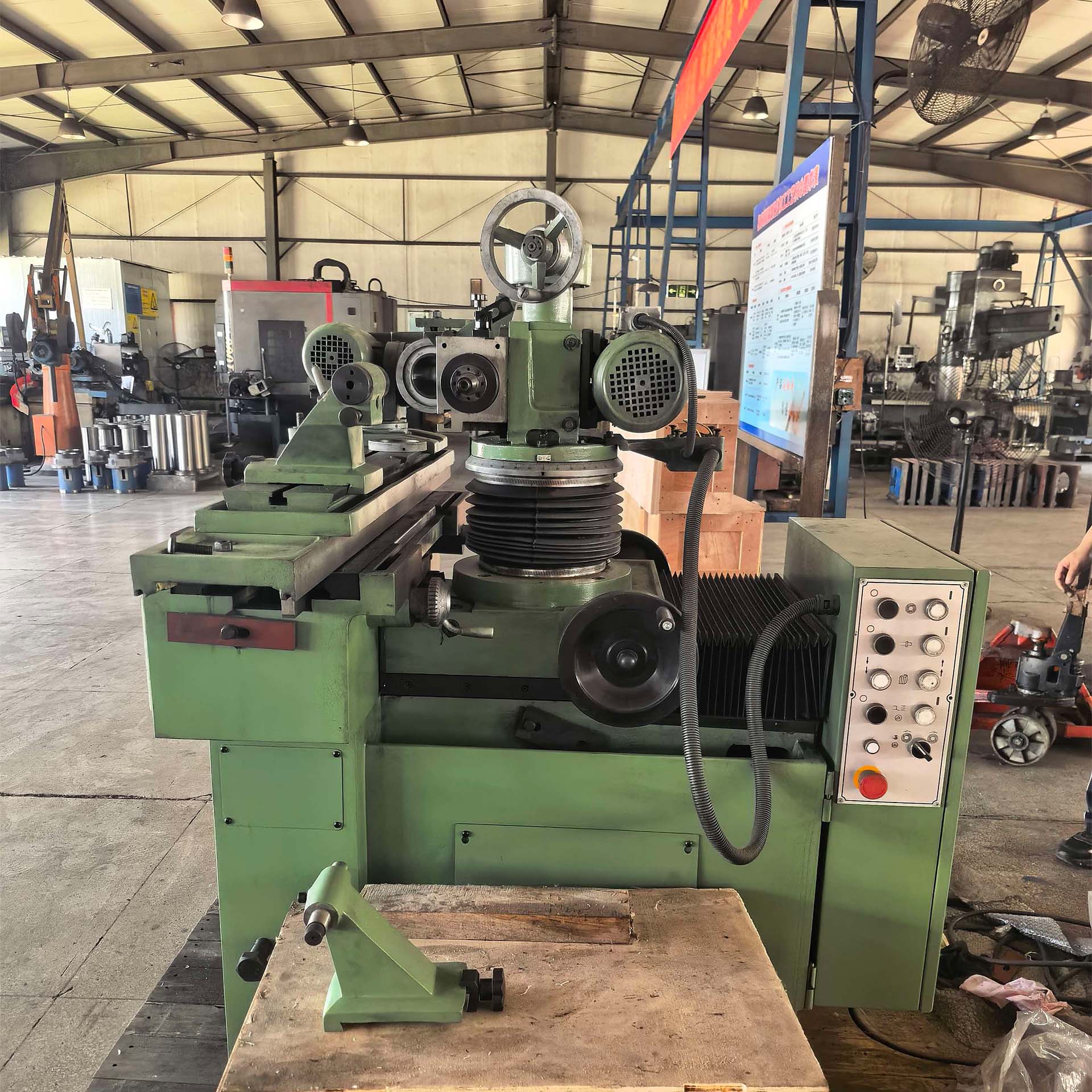 MGA6025B Universal Tool Grinding Machine Machining And Grinding General-purpose Metal Cutting Tools And External Cylindrical Planes